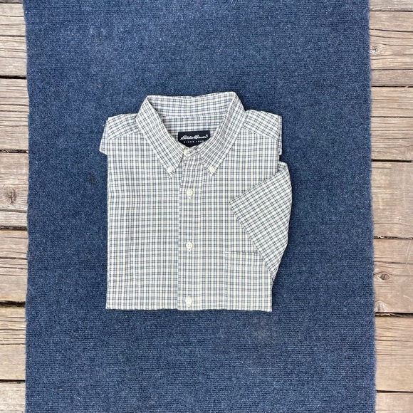 Eddie Bauer short-sleeved 100% cotton lightweight button-down shirt. - Picture 1 of 2